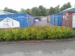 Opslag containers en dierverblijven.