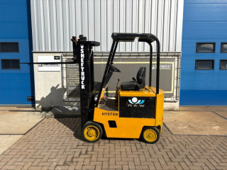 VS-23004 Elektrische triplex heftruck Hyster e2.00