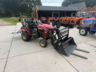 Yanmar SA221 Met voorlader
