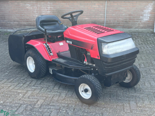 MTD Gebruikte Zitmaaier rijaandrijving kapot motor