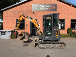 Case CX25D