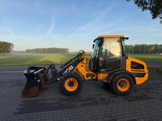 JCB 407 shovel