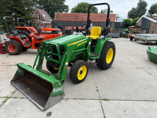 John Deere 3036 met voorlader