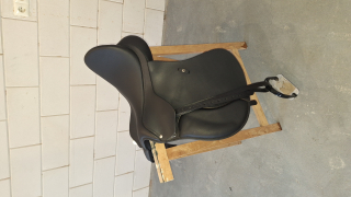 Nieuw paarden rijzadel