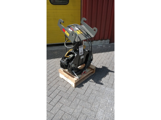 Houtklem met rotator passend aan Giant shovel