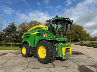 John Deere 8600 JD 8600 4 WD 40 KM Harvester Airco