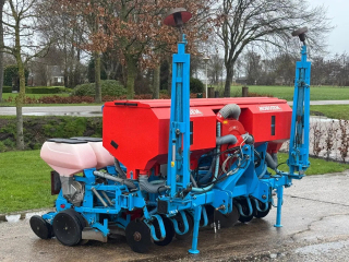 Amazone PNU + 6 rij Maiszaaimachine Maiszaaier sch