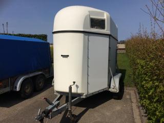 Nette 2paards paardentrailer