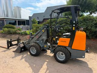 Giant 263S Shovel  Loader