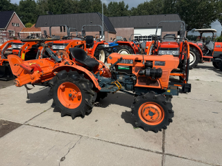 Kubota B7001 met frees