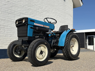 Mitsubishi 18 pk 4WD minitractor op Gazonbanden, M